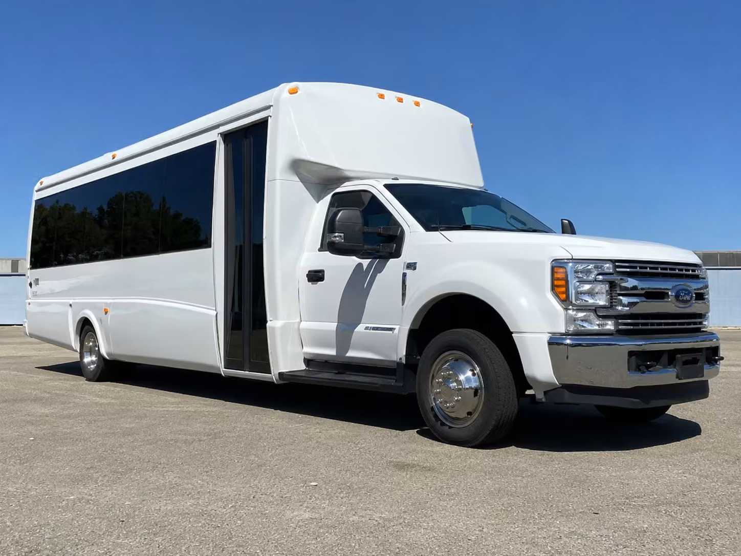 18 passenger minibus